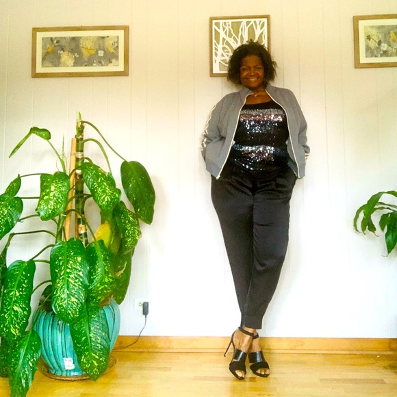 ✨Abercrombie & Fitch✨Gray “Muscle” Varsity Jacket W/Cream Striped Sleeves - Picture 5 of 7